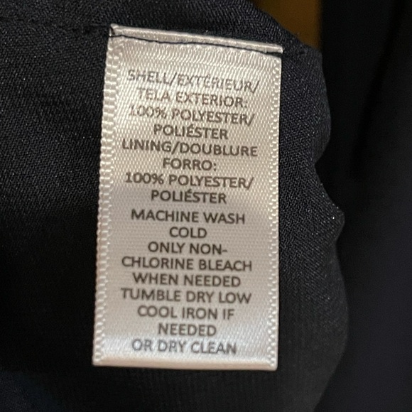 💠LOFT navy blue size M flowy blouse with embroidered neckline - Picture 4 of 6